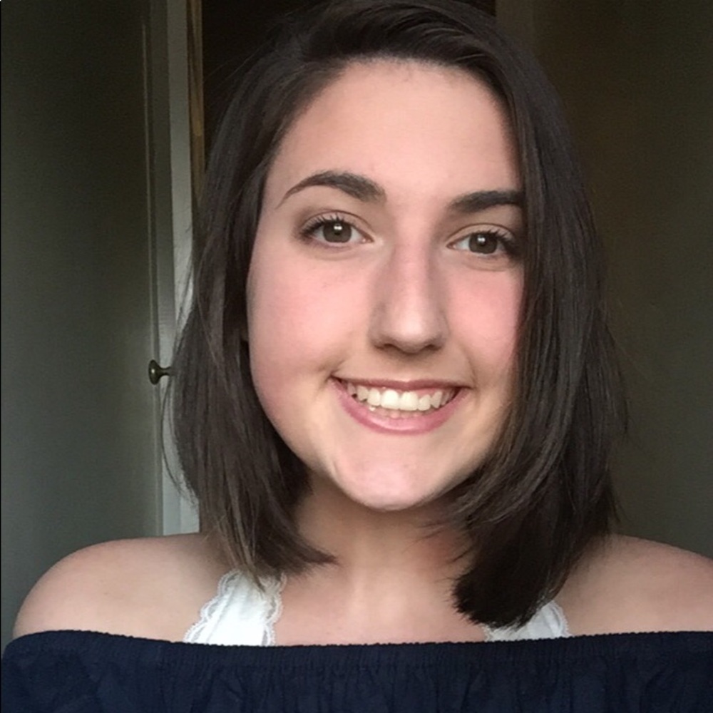 Meet your Posher, Danielle